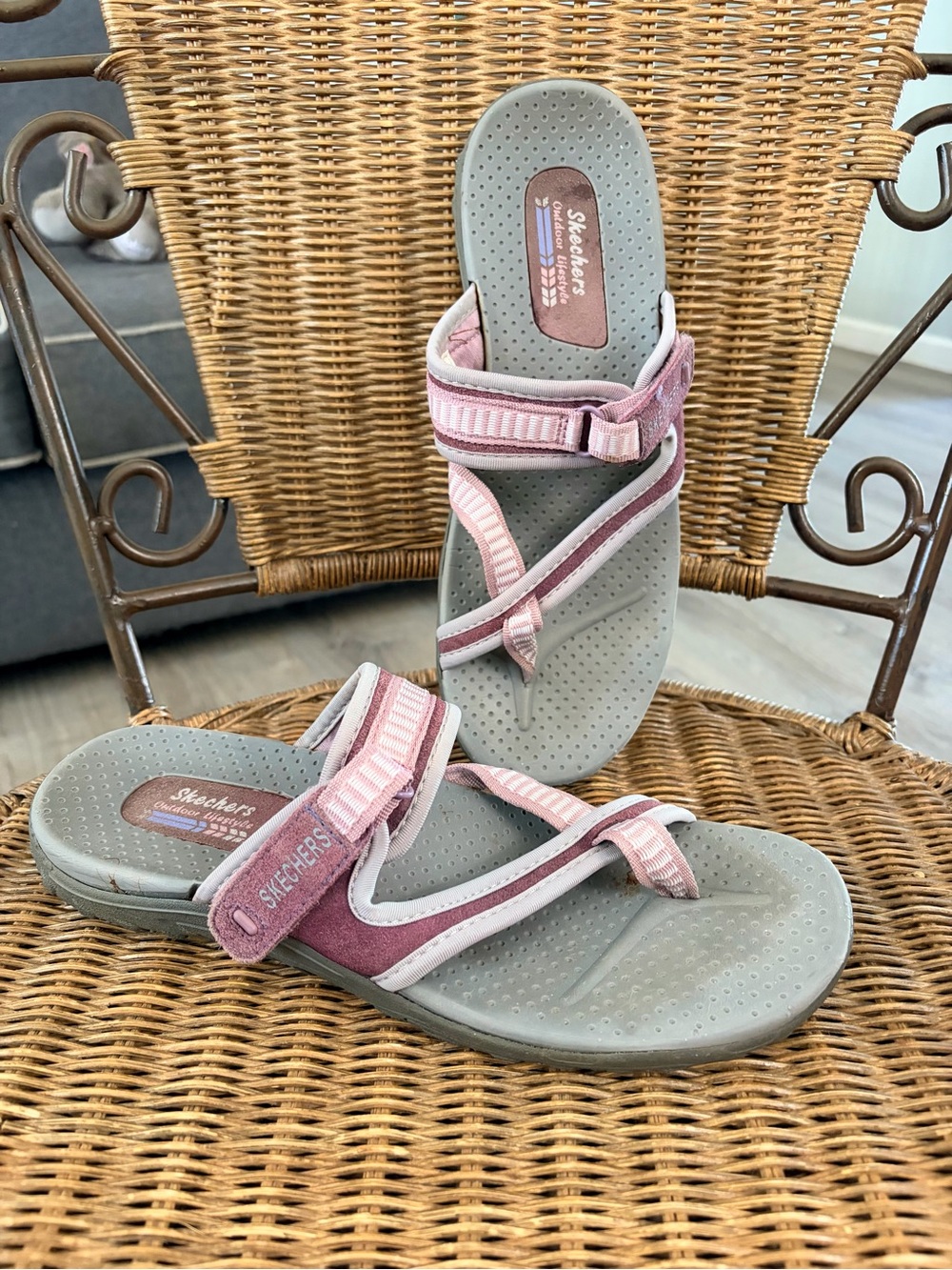 Women’s Skechers Sz 10 Lavender and Gray Dual-Strap Comfort Sandals